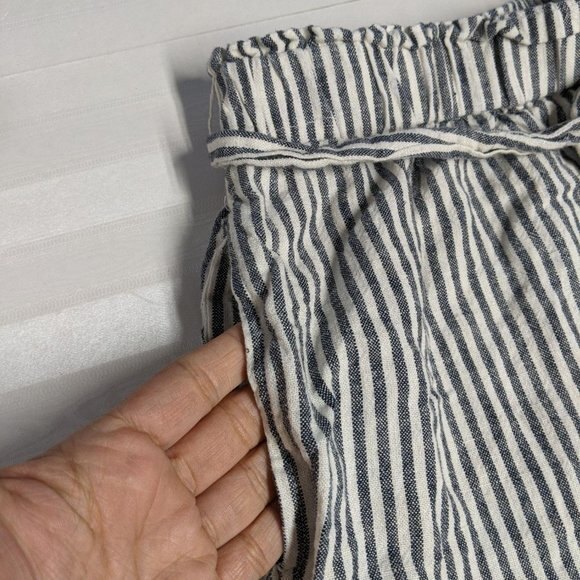 BCBGeneration Shorts Women Large Pull-on Paperbag Striped Woven Linen Blend L - Picture 3 of 9